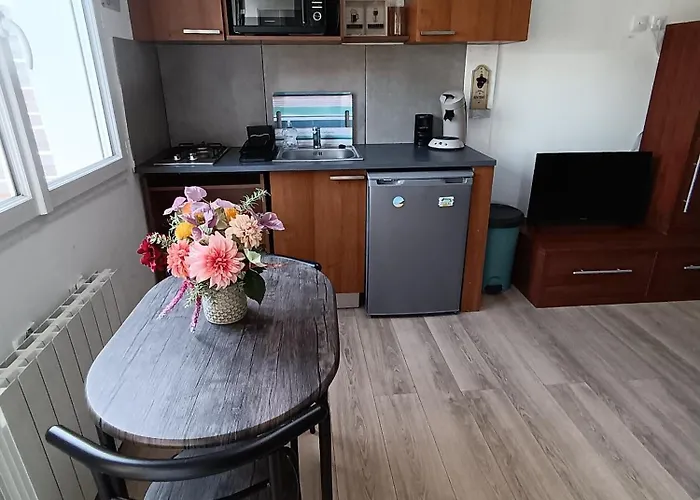 Pour 2 Personnes Proche Bordeaux بيت للعطل *